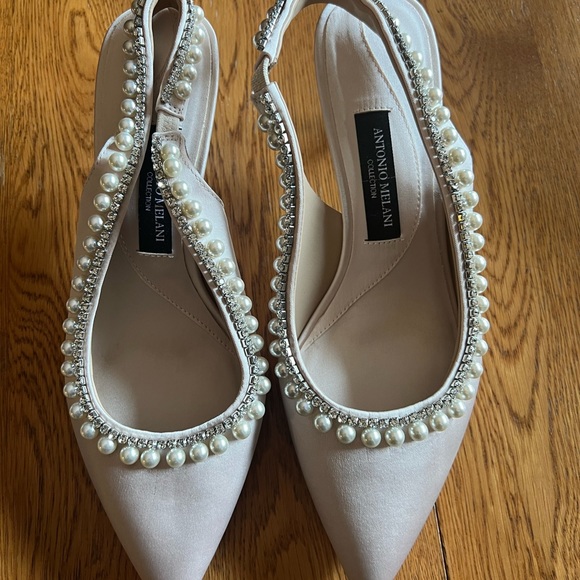 Pearl Heels - Picture 2 of 4